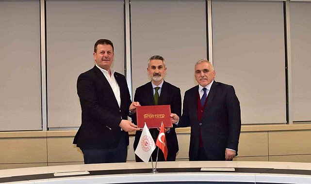 Akyazı'nın 4 mahallesinde yapılacak spor tesisleri için imzalar atıldı