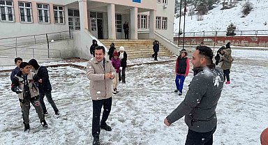 Aladağ'da kar yağışı nedeniyle eğitime bir gün ara verildi