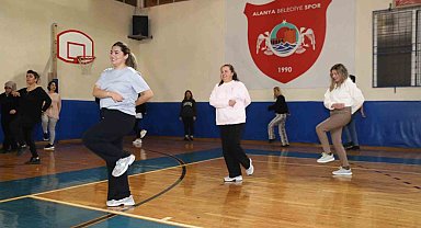 Alanya Belediyesi zeybek kursları ikinci dönemi başladı