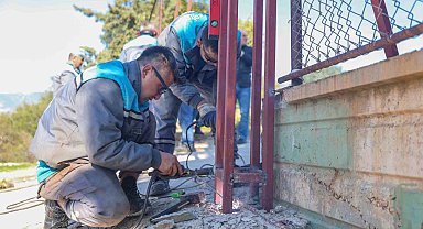 Alanya Belediyesi'nden Tosmur Fatma Özmüftüoğlu İlkokulu'na destek