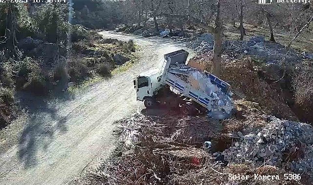 Alanya'da kaçak moloz ve hafriyat dökümüne fotokapanlı takip