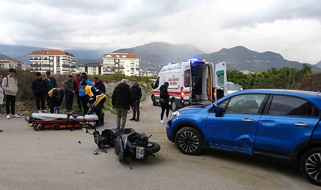 Alanya'da otomobil ile motosiklet çarpıştı: 1 yaralı