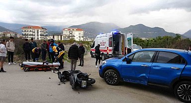 Alanya'da otomobil ile motosiklet çarpıştı: 1 yaralı