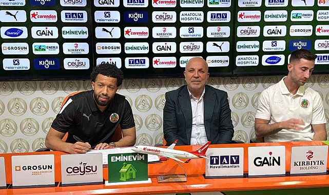 Alanyaspor'da toplu imza töreni