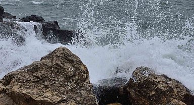 Amasra'da dalgaların boyu 3 metreyi aştı
