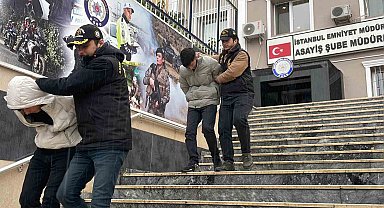 Anahtarı üzerinde bırakıp hava almaya çıktı: Arabası saniyeler içinde çalındı