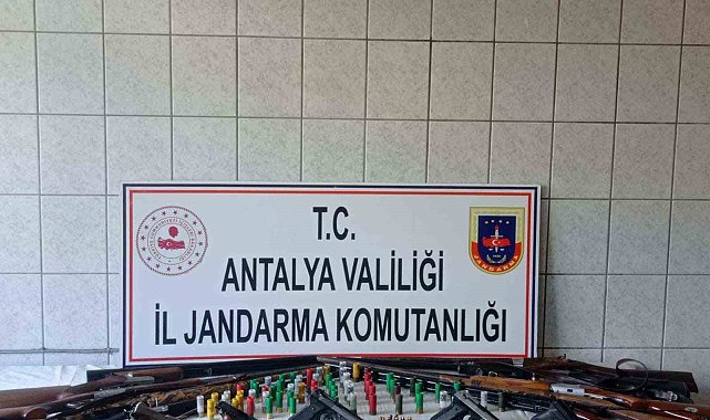 Antalya'da çok sayıda silah ve mühimmat ele geçirildi