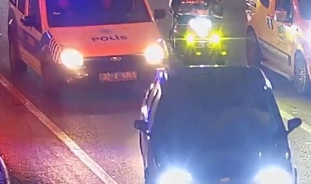 Antalya'da düz kontak yöntemiyle çalınan aracın Isparta'da yakalanma anı kamerada