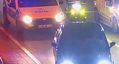 Antalya'da düz kontak yöntemiyle çalınan aracın Isparta'da yakalanma anı kamerada
