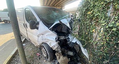 Antalya'da iki araç çarpıştı: 1 ağır yaralı