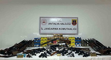 Antalya'da ruhsatsız silah operasyonu, 22 şüpheli hakkında işlem başlatıldı
