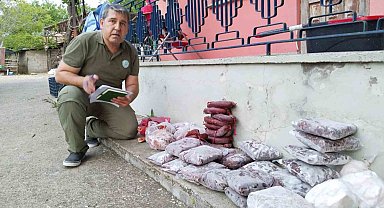 Antalya'da yasa dışı avlanan 48 kilo yaban keçisi ve kızıl geyik eti buzdolabında bulundu