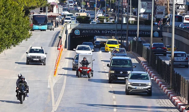 Antalya'da halk otobüsleri için ikinci özel şerit uygulaması