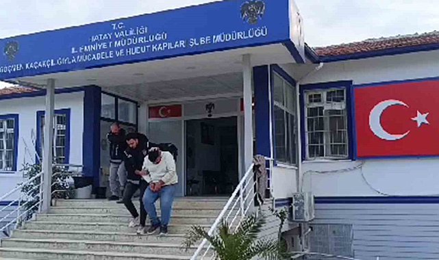 Araçlarıyla göçmen kaçıran şahıslar yakayı ele verdi