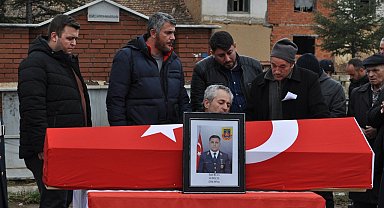 Arkadaşının silahıyla kendini vuran uzman çavuş Isparta'da toprağa verildi
