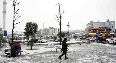 Arnavutköy beyaz örtü ile kaplandı