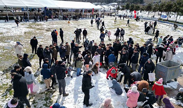 Arnavutköy'de kar festivali renkli görüntülere sahne oldu