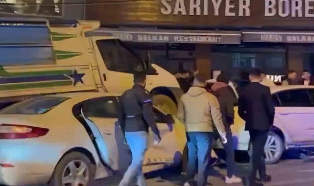 Arnavutköy'de polis memurunun yaralandığı kaza kamerada
