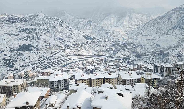 Artvin'de eğitime kar engeli