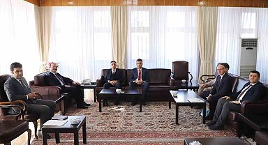 Atatürk Üniversitesinden gençlere yeni fırsat: Öğrenciler hem çalışacak hem öğrenecek