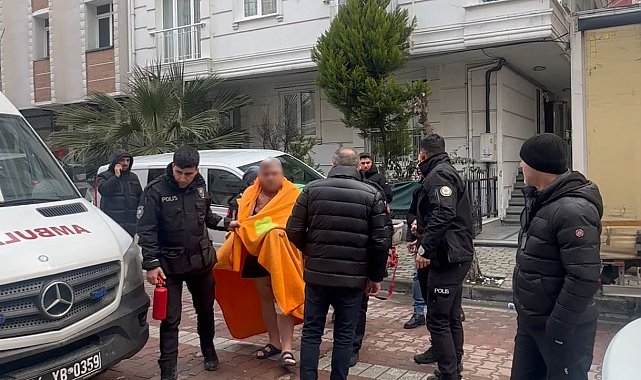 Avcılar'da evinde kendine zarar veren adama özel harekat polisi müdahale etti