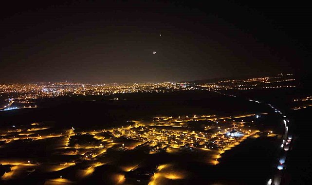 Ay ve Venüs bir arada