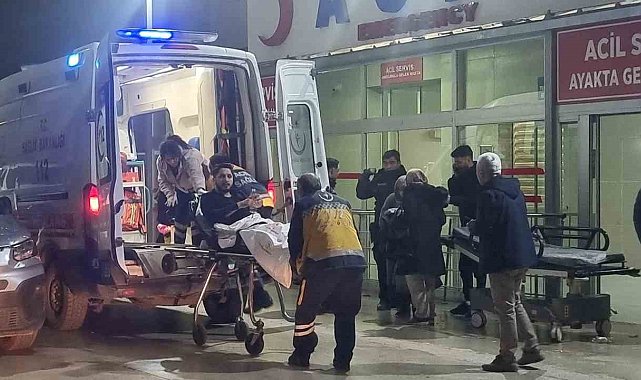 Ayağından vuruldu, hastaneye sevk edilirken gazetecileri hedef aldı