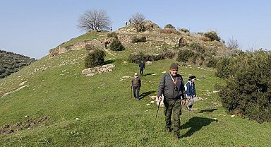 Aydınlı doğaseverler Orthosia Antik Kenti'ni gezdi