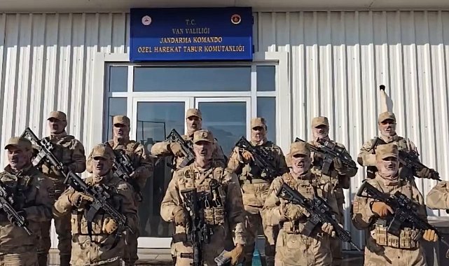 Ayşe Teyze'den jandarmaya örme çorap