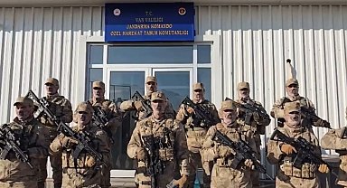 Ayşe Teyze'den jandarmaya örme çorap