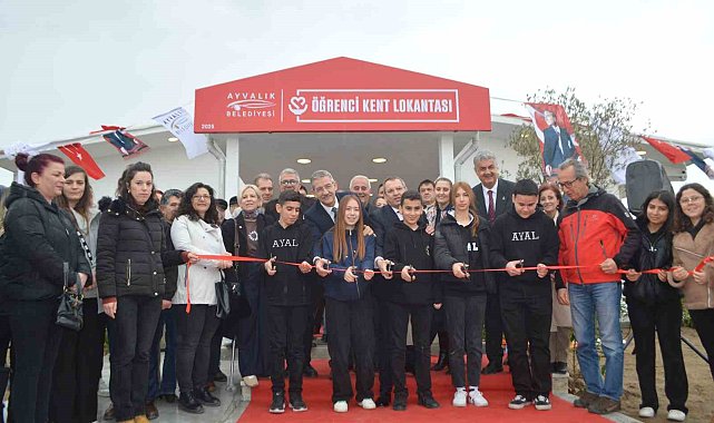 Ayvalık'ta öğrencilere ikinci dev hizmet