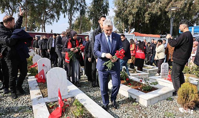 Bakanlar Hatay'da Deprem Şehitliğinde acılara ortak oldu