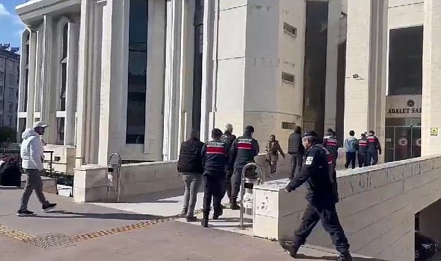 Balıkesir'de göçmen kaçakçılığı operasyonunda 5 kişi tutuklandı