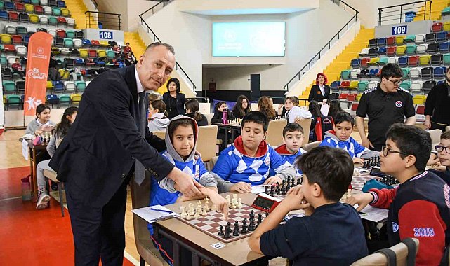 Balıkesir'de okullar arası spor müsabakaları devam ediyor