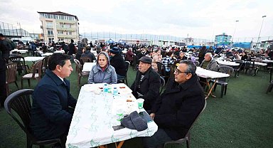 Başkan Aras, Hatay ve Malatya'da depremzedeler ile bir araya geldi