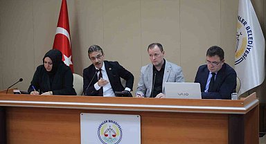 Başkan Dinç: "İlçemizin 33 mahallesinde ekiplerimiz ile sahadayız"