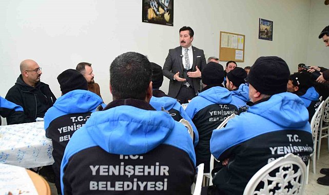 Başkan Ercan Özel, temizlik işçileriyle bir araya geldi