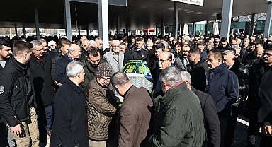 Başkan Geçit'in annesi dualarla son yolculuğuna uğurlandı