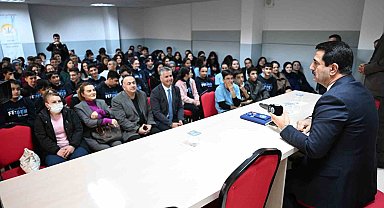 Başkan Taşkın, kariyer günlerinde öğrencilere tavsiyelerde bulundu