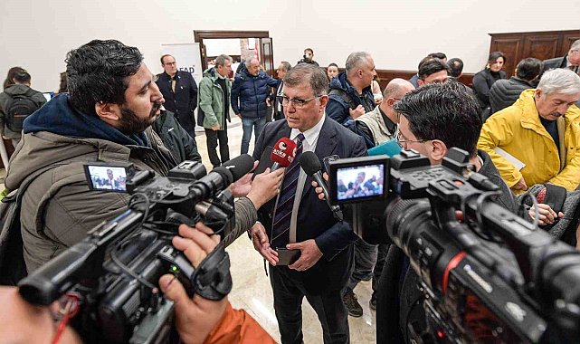 Başkan Tugay: "İzmir'de riskli yapıların tespiti ve yenilenmesi için üzerimize düşeni yapacağız"