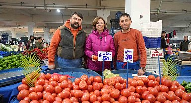 Başkan Ünlüce Çamlıca Pazarında