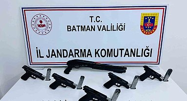 Batman'da bir adrese yapılan aramada silah ve mermi ele geçirildi