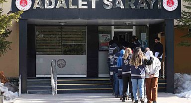 Bayburt polisi dolandırıcı çetesi kuran 11 kişiyi kıskıvrak yakaladı