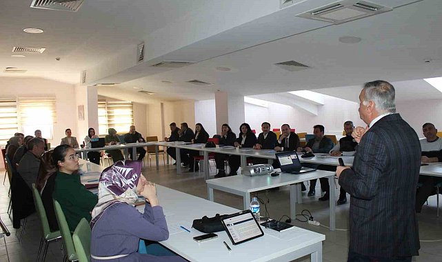 Bayburt'ta ailenin korunması ve güçlendirilmesi konulu toplantı yapıldı
