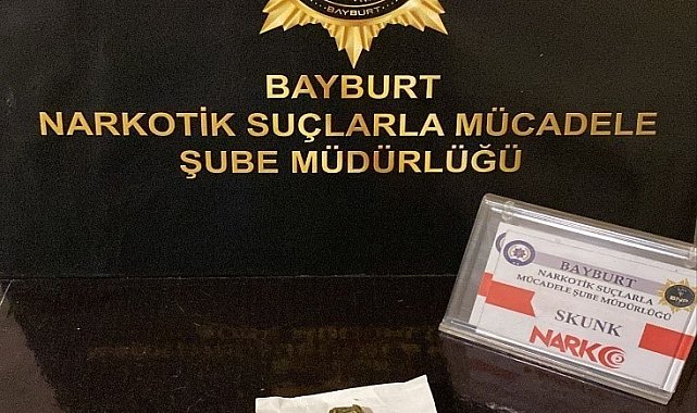 Bayburt'ta bir miktar skunk maddesi ele geçirildi
