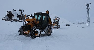 Bayburt'un Demirözü ilçesinde eğitime kar tatili
