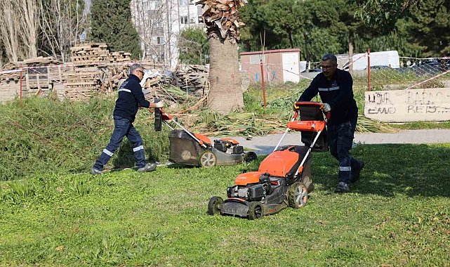 Bayraklı'da park ve yeşil alanlarda bakım çalışmaları