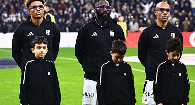 Beşiktaşlı futbolcular mor gözlüklerle sahaya çıktı