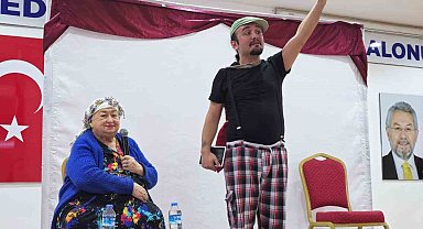 Beyağaç'ta çocuklar tiyatroyla eğlendi