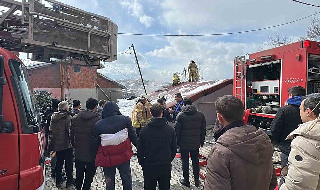 Beykoz'da korkutan çatı yangını